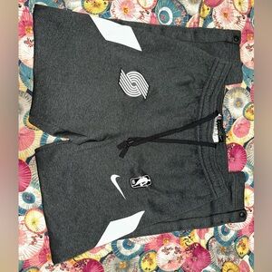 Nike NBA Portland Trailblazers Therma Flex Athletic Workout Running Pants